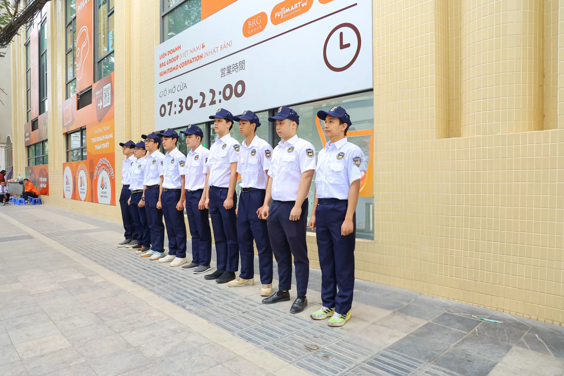 Bảo vệ Siêu thị BRG Mart