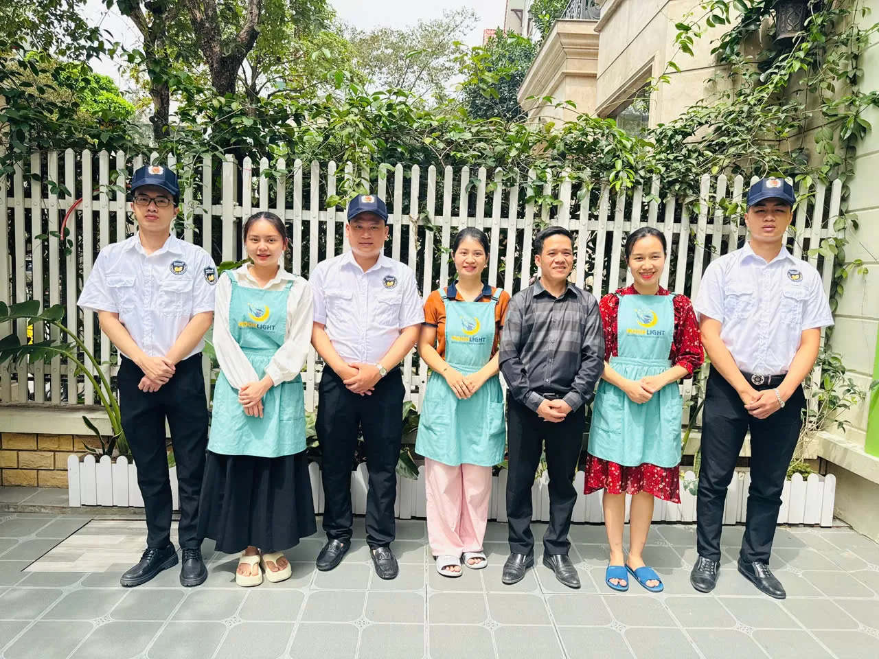 Bảo Vệ Trường Học Moonlight Montessori Vinsmart City