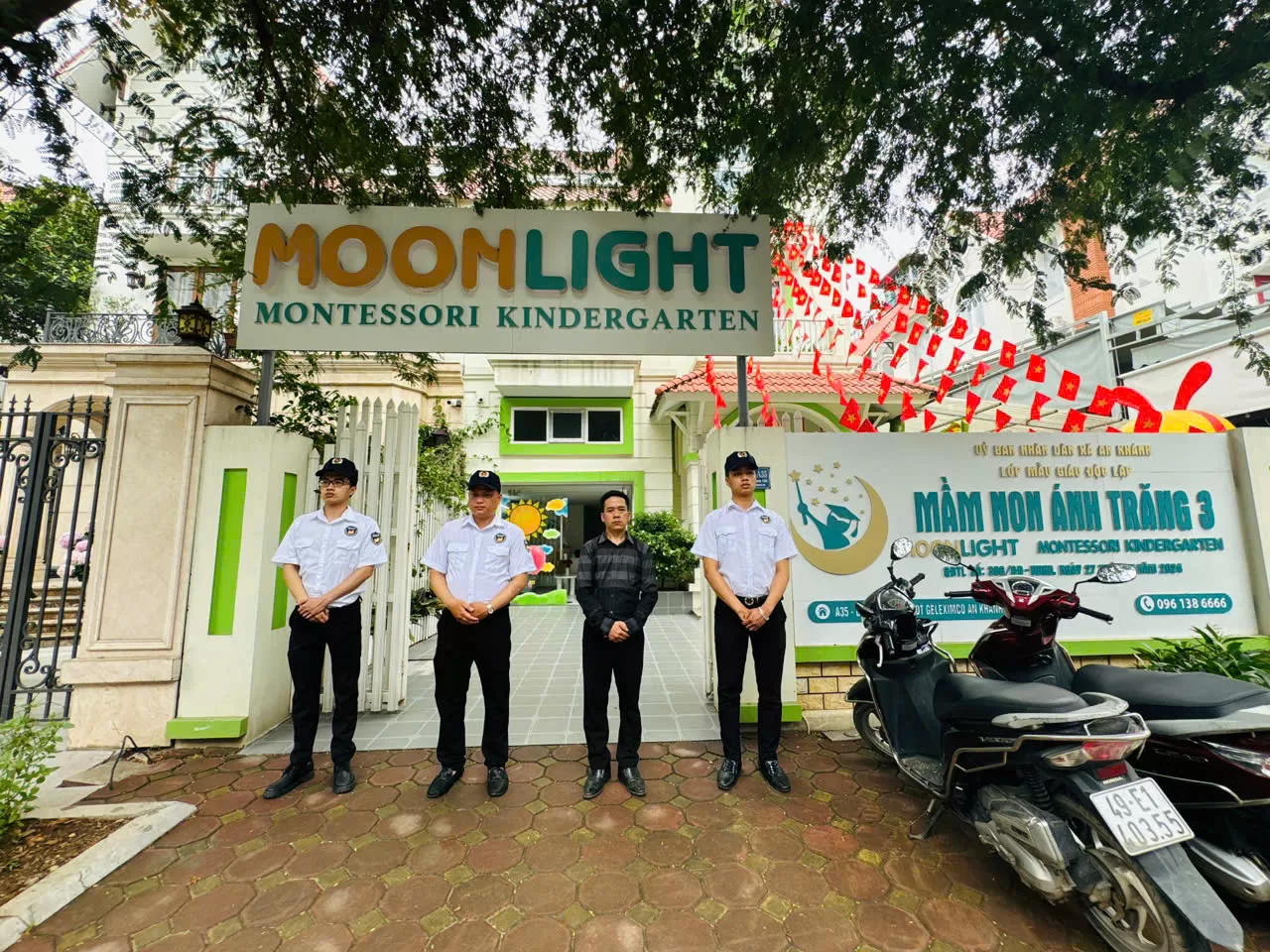 Bảo Vệ Trường Học Moonlight Montessori Vinsmart City