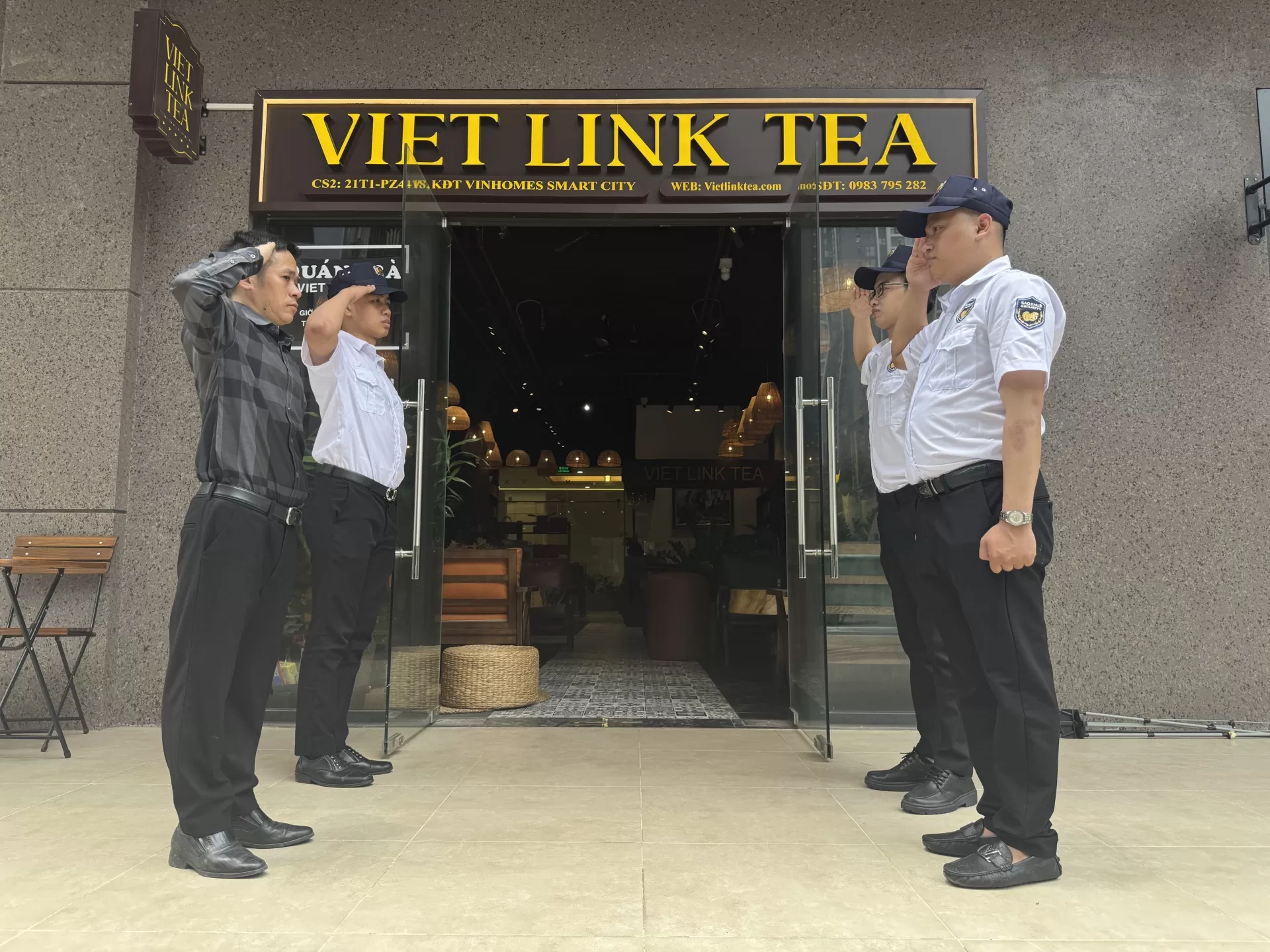 Golden Coffee House Tuyển Dụng Nhân Viên Bảo Vệ - Lương 8-9 Triệu - Môi Trường Thân Thiện, Miễn Phí Ăn Uống